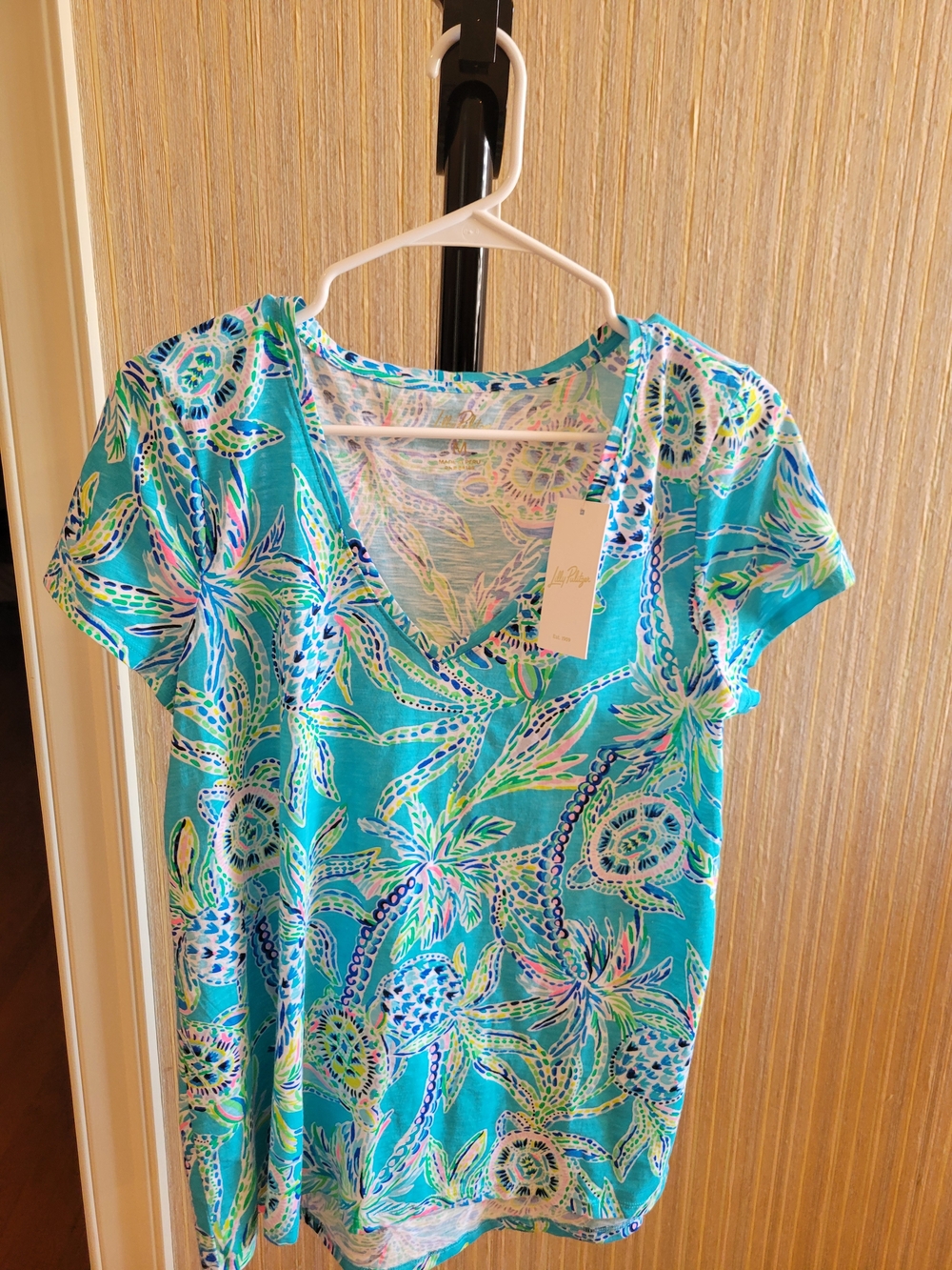 Lilly Pulitzer Turquoise Etta V-Neck Short Sleeve Bermuda Blue Tee NWT Medium